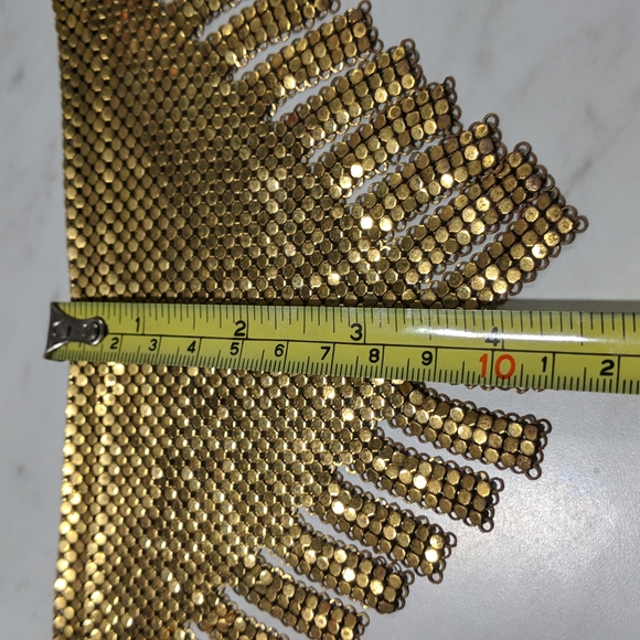RARE STYLE FRINGE Whiting & Davis Vintage Gold Tone Mesh Fringe Bib Necklace. - Picture 8 of 10